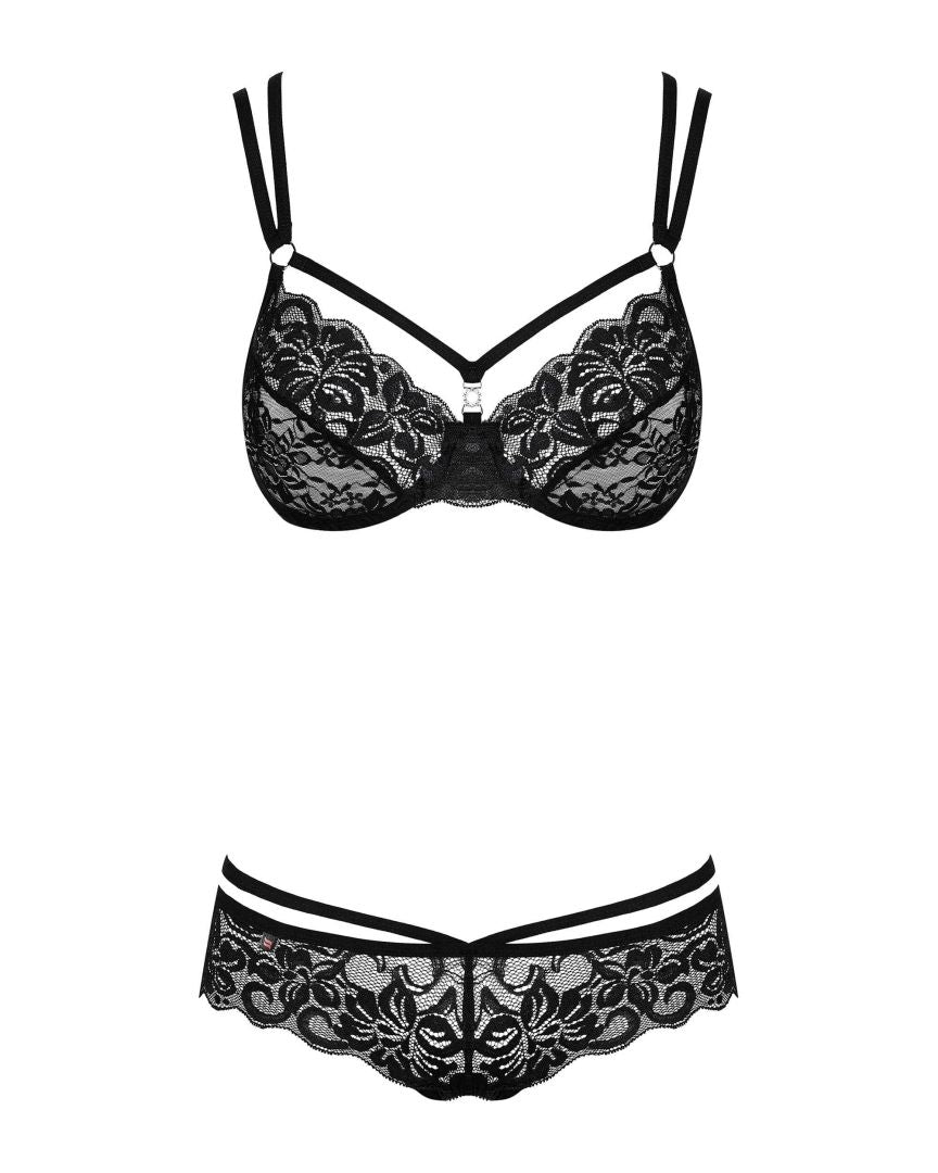 A further look at the black lace bra set