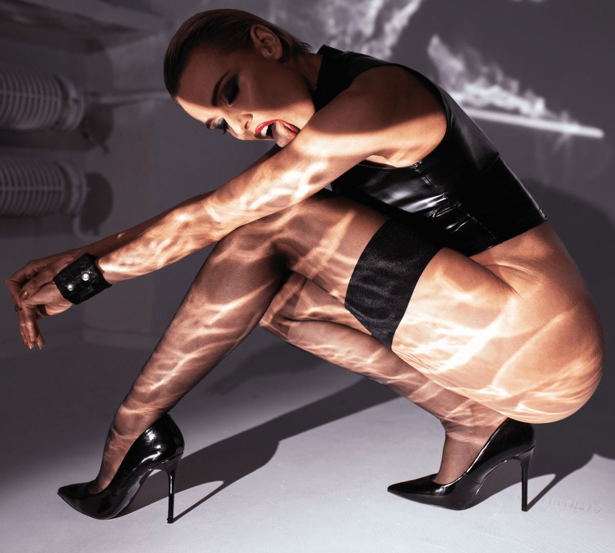 The Glam black wetlook and vinyl top seen from another angle