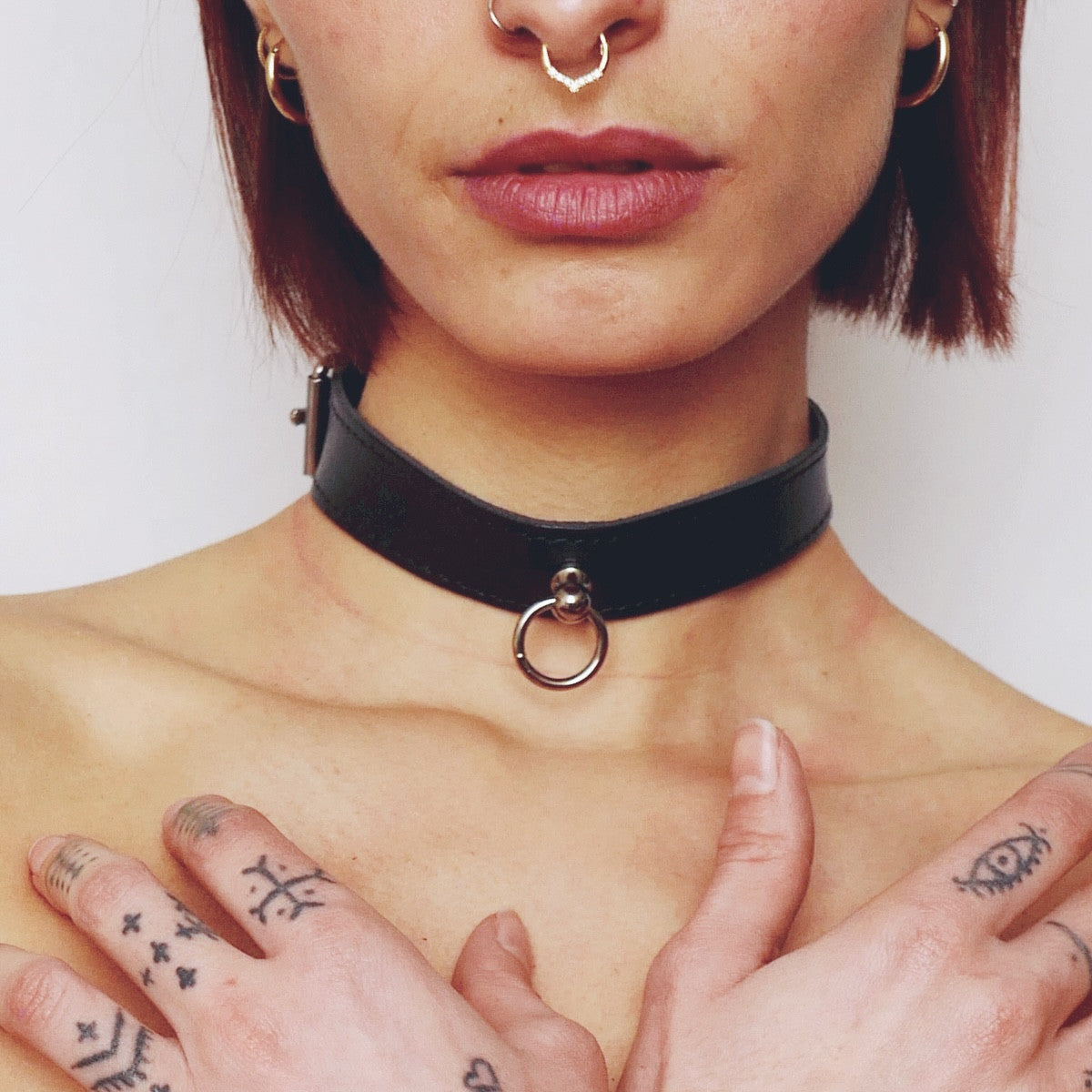 Black fine leather choker necklace with silver D-ring by The Sinners